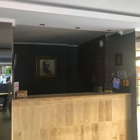 Astoria Hotel 4*
