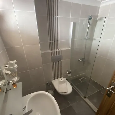 Astoria Hotel 4*
